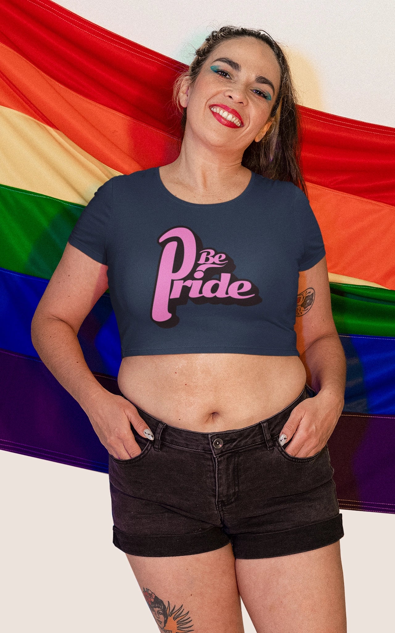 navy blaues Organic Cropped T-Shirt Be Pride Crop Top