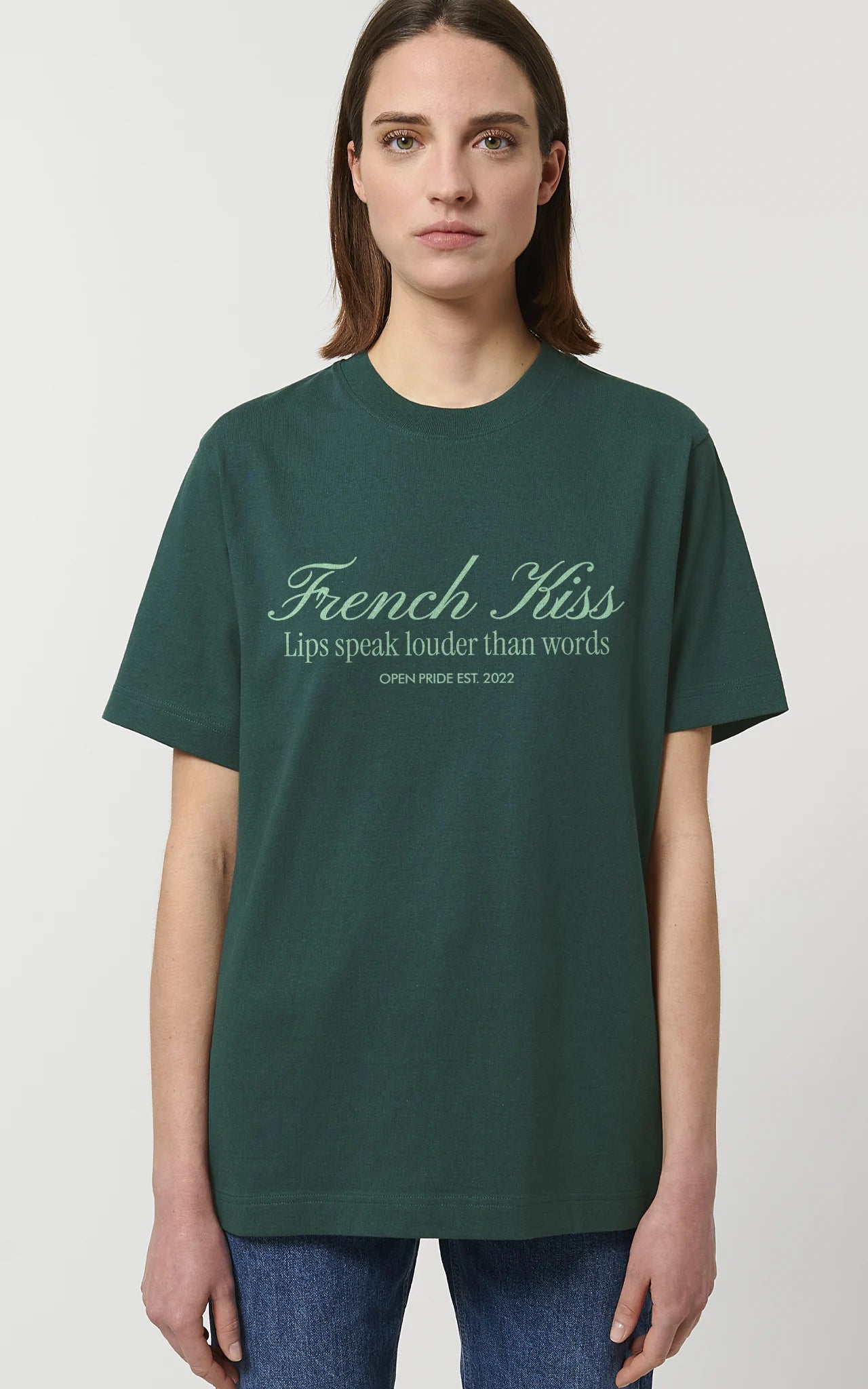 Premium T-Shirt French Kiss mit Frontprint "Lips speak louder than words" green