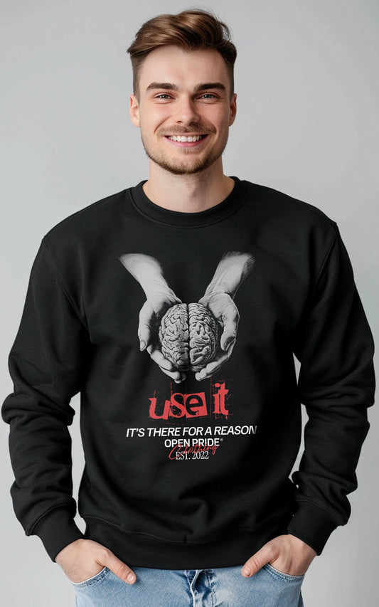 Please use it! Oversized Crewneck Sweatshirt Use your Brain black